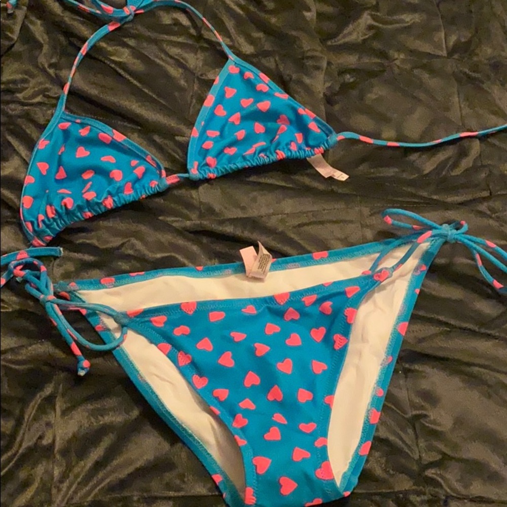 Victoria’s Secret bikini